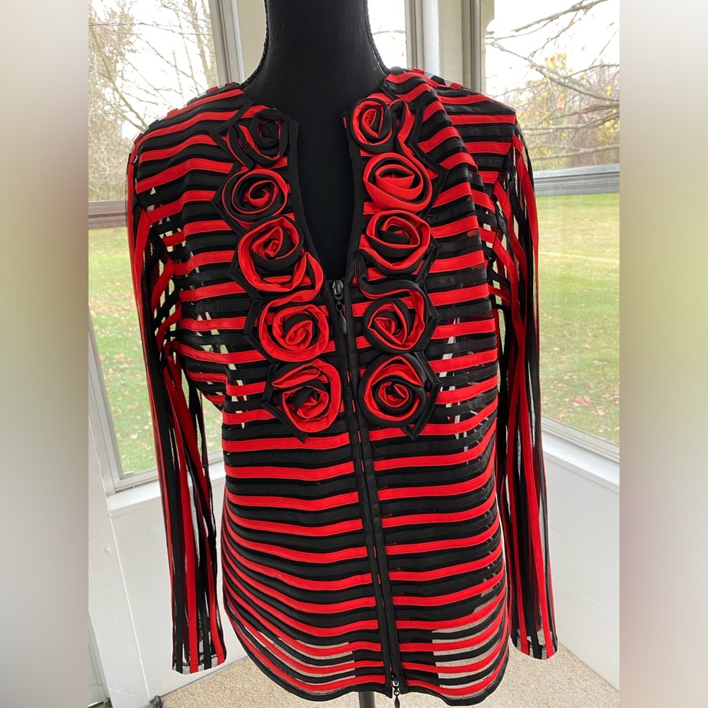 Kentucky Derby Top with Roses